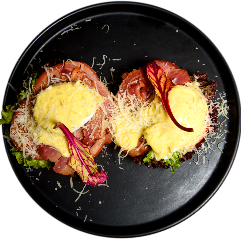 Яйця Бенедикт з беконом