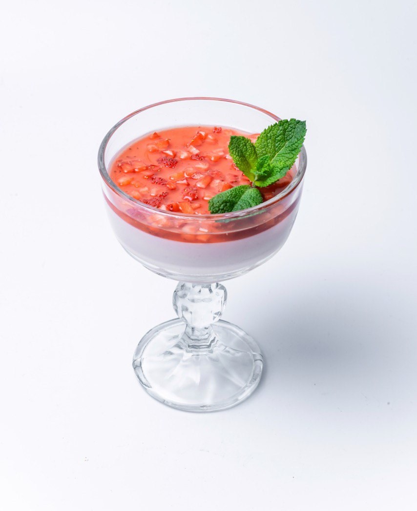 Панна кота із ягідним кулі